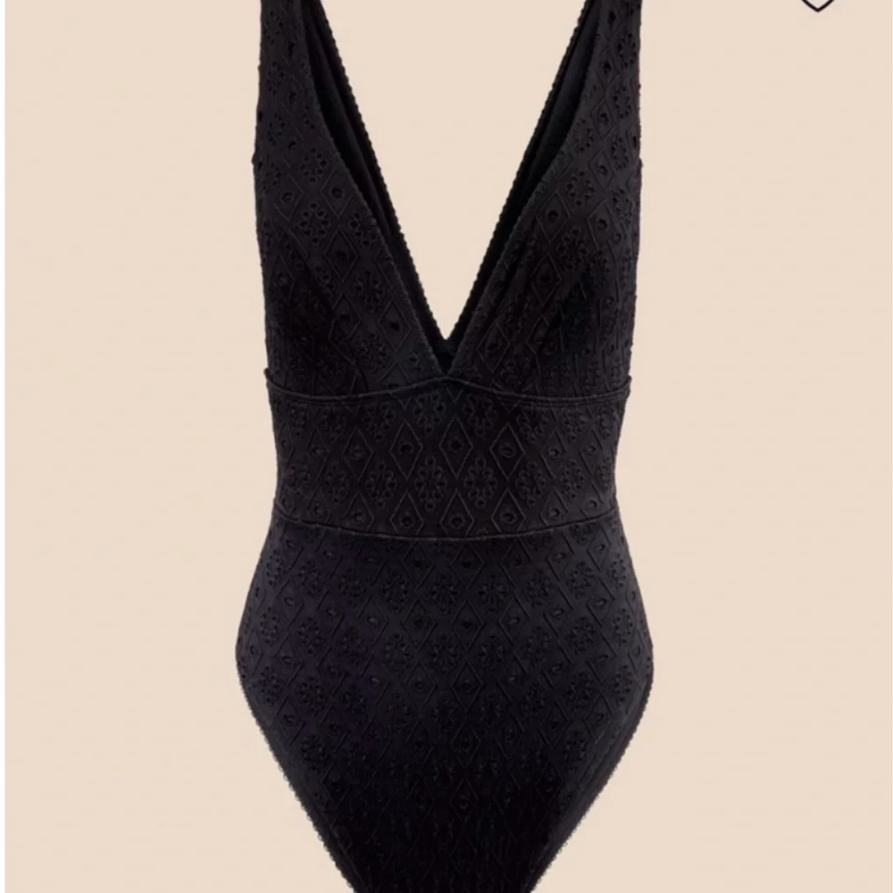 Adore Me Melony Black Eyelet Lace Textured One-Piece Swimsuit Solid Wireless: M